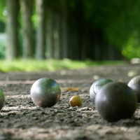 Kugeln auf der Herrenhäuser Allee, Foto: Nils Allwardt