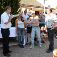 94-klaus-bedankt-sich-bei-der-turnierleitung-michael-heck-peter-rietschel