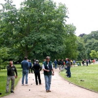08-auf-den-wegen-im-schrevenpark-und-auf-dem-boulodrom-wurde-gespielt