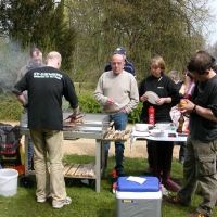 07-zum-gegrillten-gab-es-noch-leckere-salate