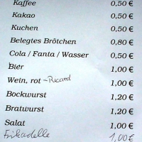 30-die-speisekarte-konnte-sich-sehen-lassen-leckere-salate-und-kuchen-zu-diesen-preisen