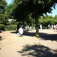 01-an-der-strandpromenade-wurde-boule-gespielt